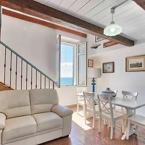 Bastioni Colombo Sea View Apartament
